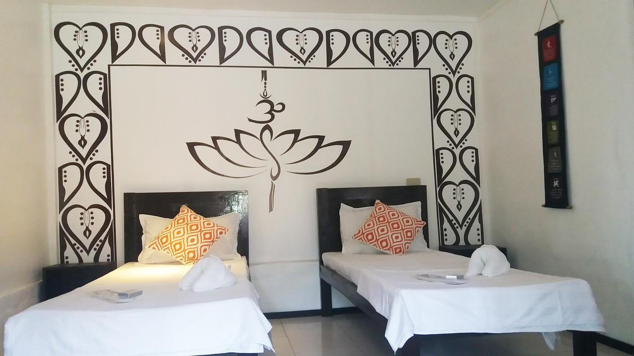 Peace & Love Beach Club Roxas  Exterior photo